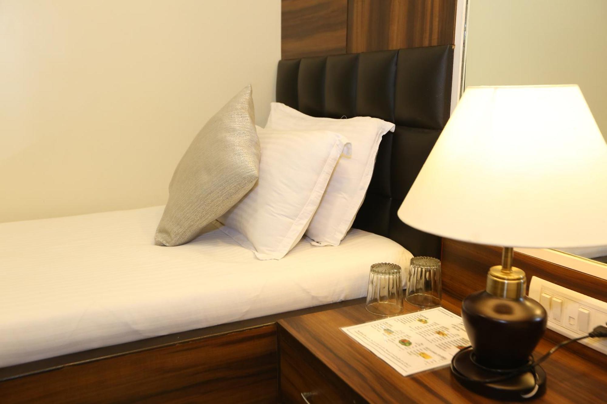 Gulf Hotel Mumbai- The Boutique Hotel Colaba Mumbai Dış mekan fotoğraf