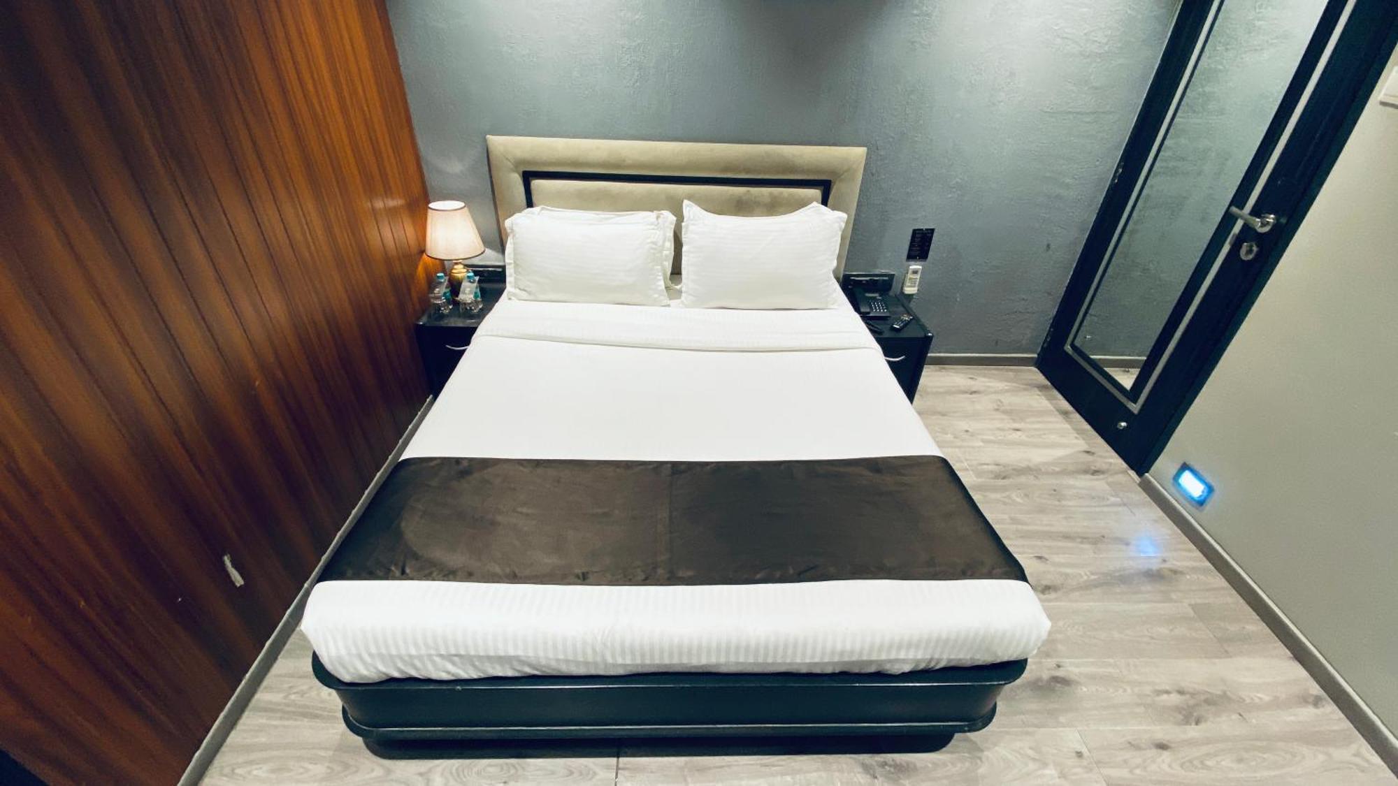 Gulf Hotel Mumbai- The Boutique Hotel Colaba Mumbai Dış mekan fotoğraf
